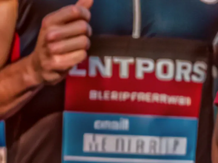 Recraft Creative: a 60 × 45 px detail of the Street race photo