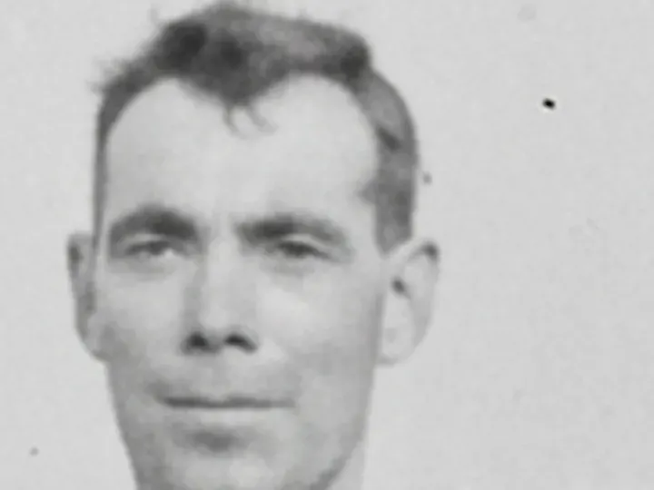 Gemini: a 56 × 42 px detail of the Team photo, 1914 photo