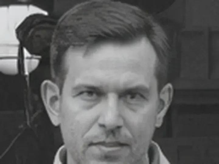 Crystal: a 36 × 27 px detail of the Grocery store, 1943 photo