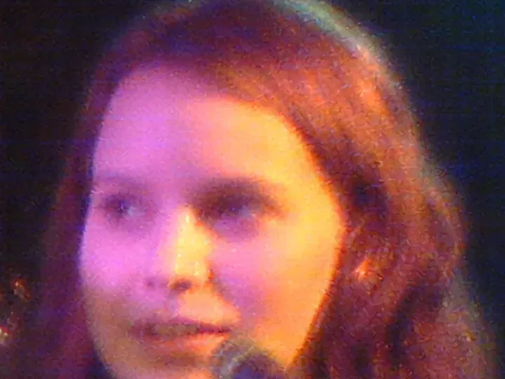 Crystal: A singer at a concert (1280 × 960 px, 2006)