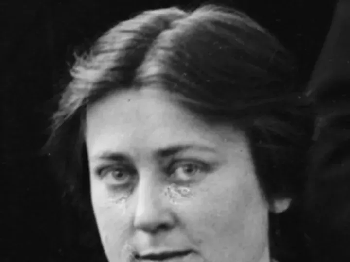 Original photo: the 1910s portrait, clean
